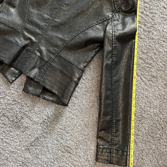 WHBM Coated Stretch Denim Cropped PartyJacket in Metallic Gold Over Black Size 8 - Picture 6 of 7